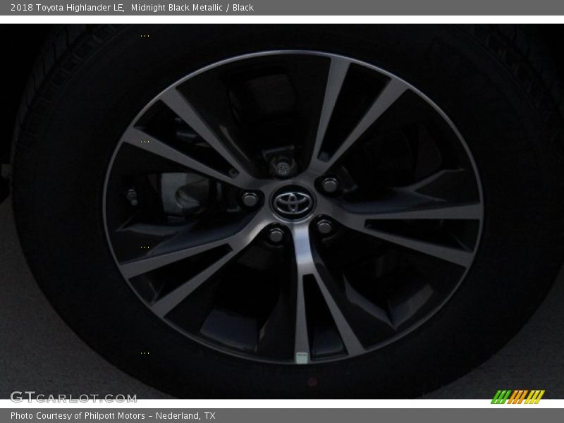 Midnight Black Metallic / Black 2018 Toyota Highlander LE
