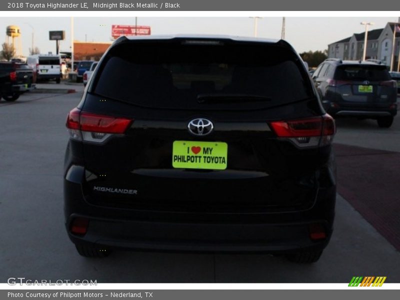 Midnight Black Metallic / Black 2018 Toyota Highlander LE