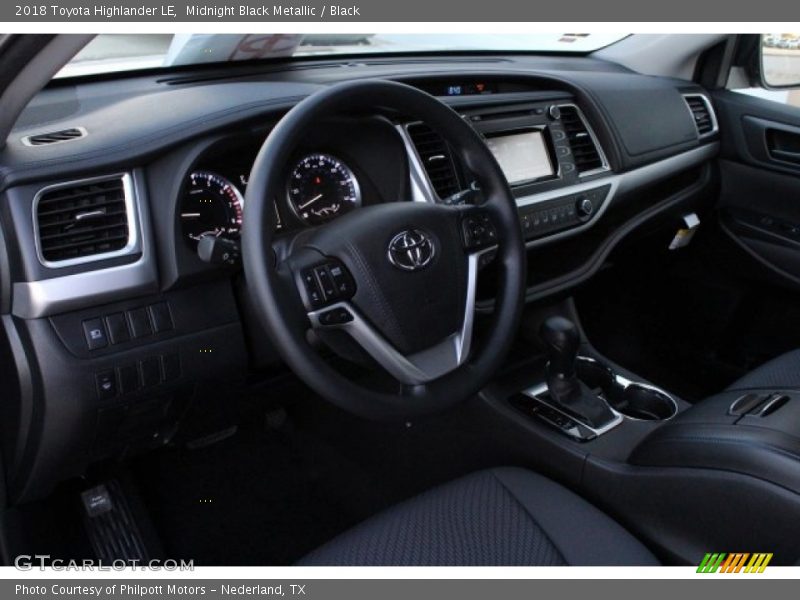 Midnight Black Metallic / Black 2018 Toyota Highlander LE