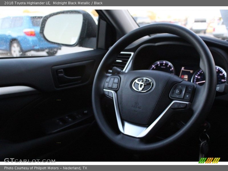 Midnight Black Metallic / Black 2018 Toyota Highlander LE