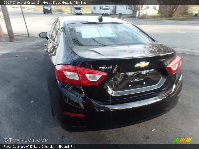 Mosaic Black Metallic / Jet Black 2017 Chevrolet Cruze LS
