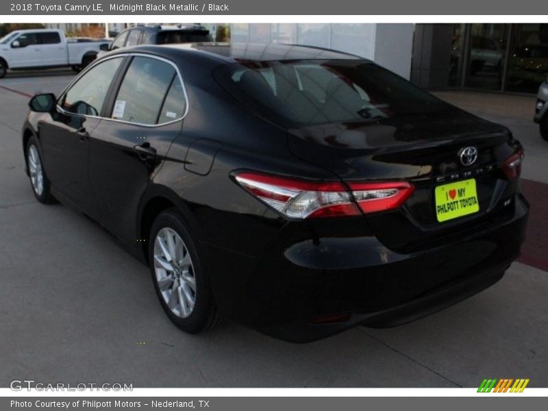 Midnight Black Metallic / Black 2018 Toyota Camry LE