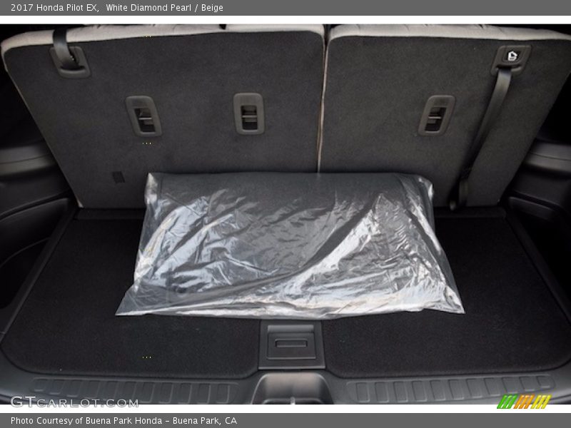 White Diamond Pearl / Beige 2017 Honda Pilot EX