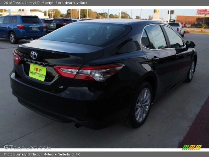 Midnight Black Metallic / Black 2018 Toyota Camry LE
