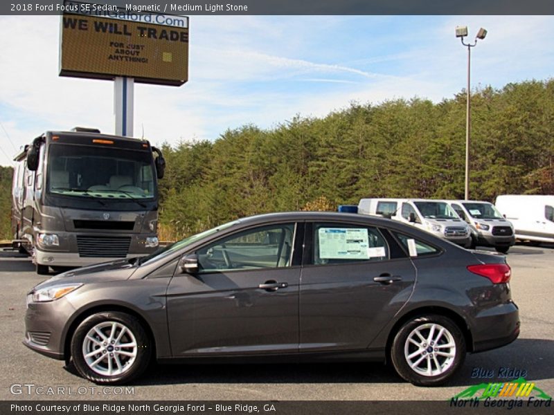 Magnetic / Medium Light Stone 2018 Ford Focus SE Sedan