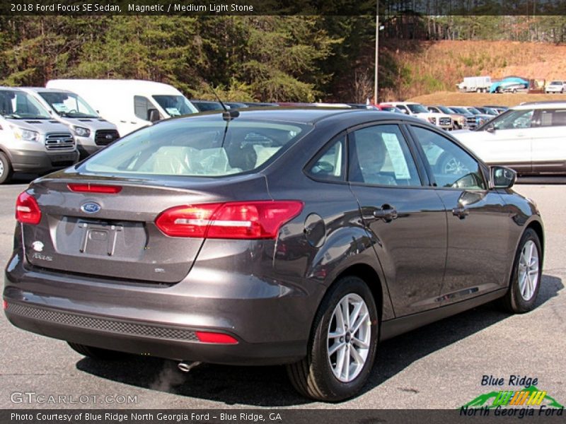 Magnetic / Medium Light Stone 2018 Ford Focus SE Sedan