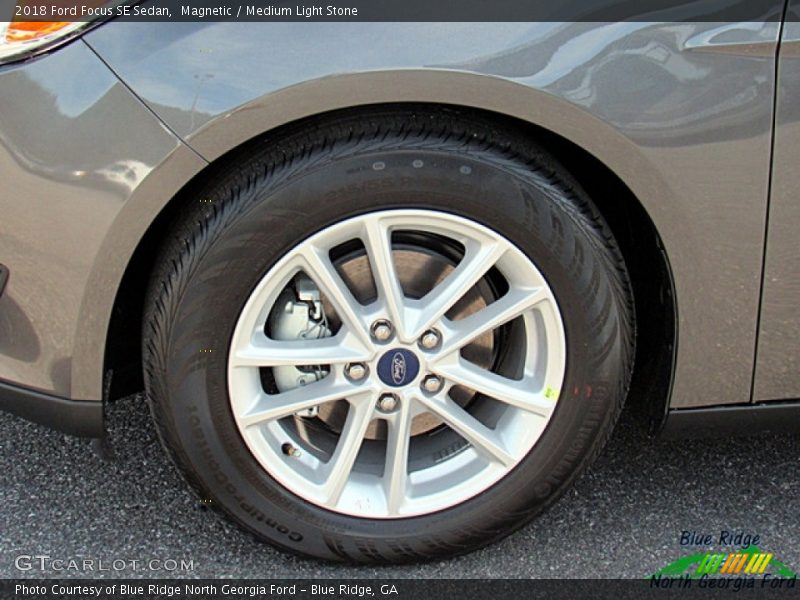 Magnetic / Medium Light Stone 2018 Ford Focus SE Sedan
