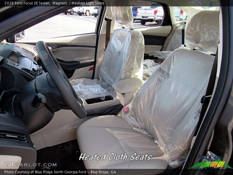 Magnetic / Medium Light Stone 2018 Ford Focus SE Sedan