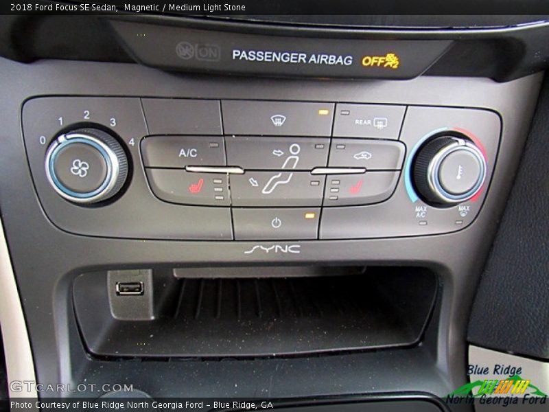 Magnetic / Medium Light Stone 2018 Ford Focus SE Sedan