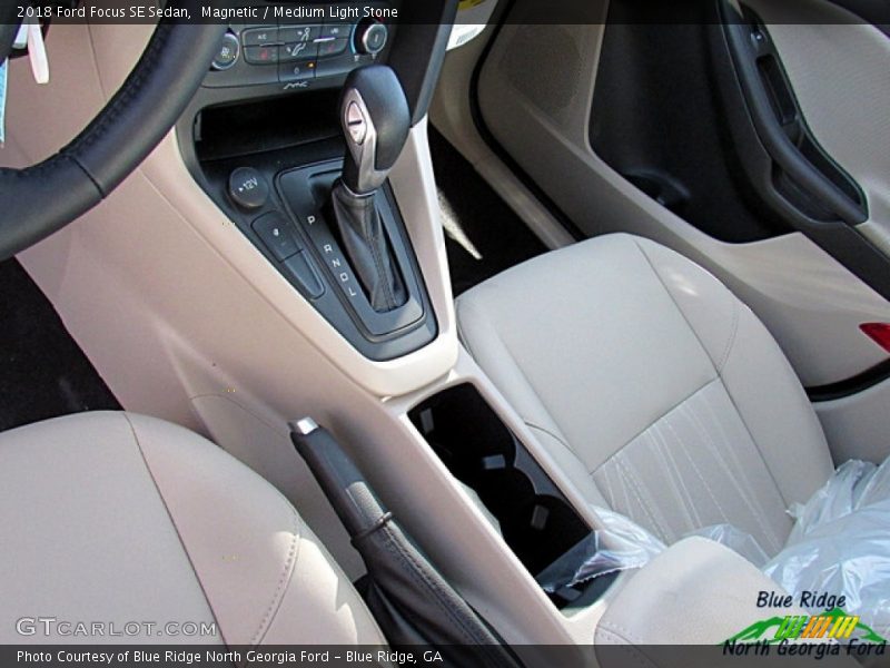 Magnetic / Medium Light Stone 2018 Ford Focus SE Sedan
