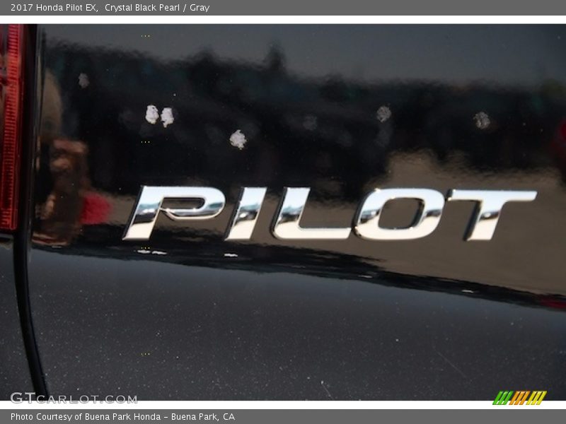 Crystal Black Pearl / Gray 2017 Honda Pilot EX