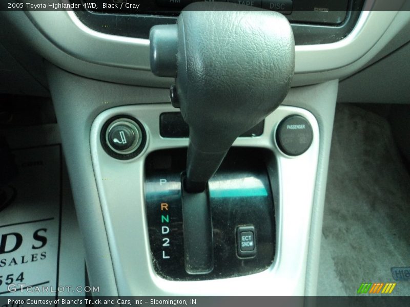 Black / Gray 2005 Toyota Highlander 4WD