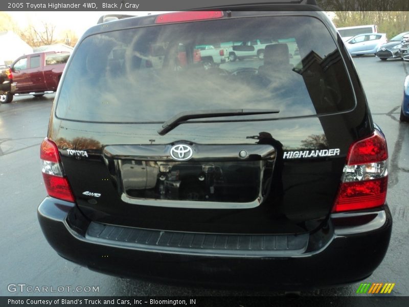 Black / Gray 2005 Toyota Highlander 4WD
