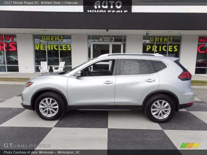 Brilliant Silver / Charcoal 2017 Nissan Rogue SV