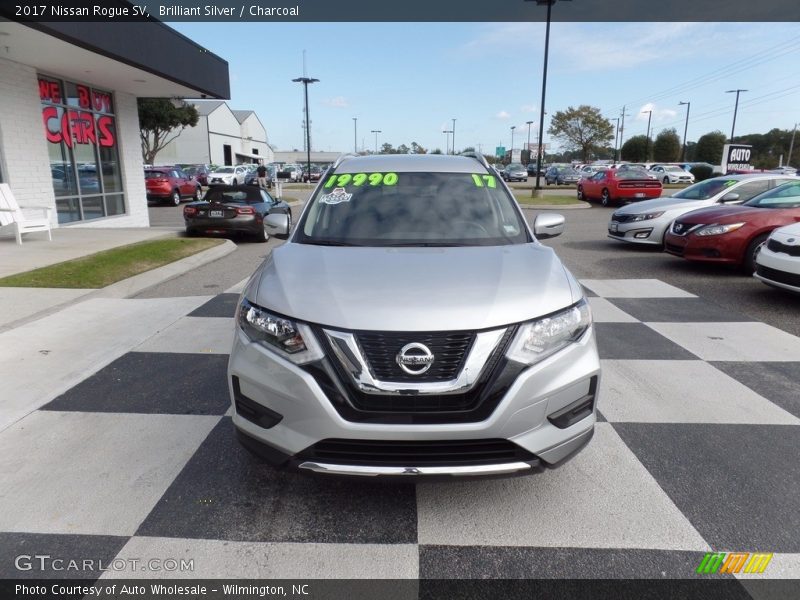 Brilliant Silver / Charcoal 2017 Nissan Rogue SV