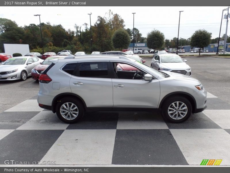 Brilliant Silver / Charcoal 2017 Nissan Rogue SV