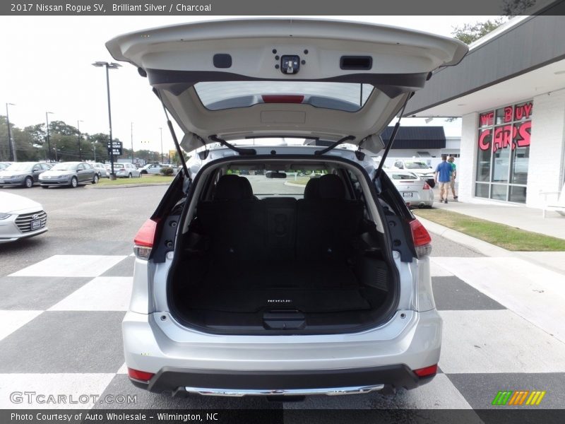 Brilliant Silver / Charcoal 2017 Nissan Rogue SV