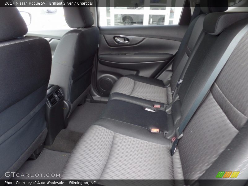 Brilliant Silver / Charcoal 2017 Nissan Rogue SV