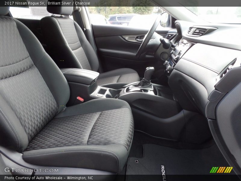 Brilliant Silver / Charcoal 2017 Nissan Rogue SV