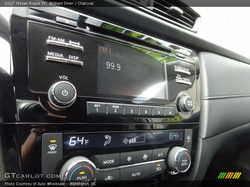 Brilliant Silver / Charcoal 2017 Nissan Rogue SV