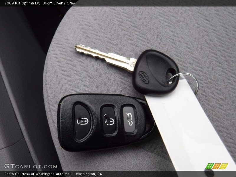 Bright Silver / Gray 2009 Kia Optima LX