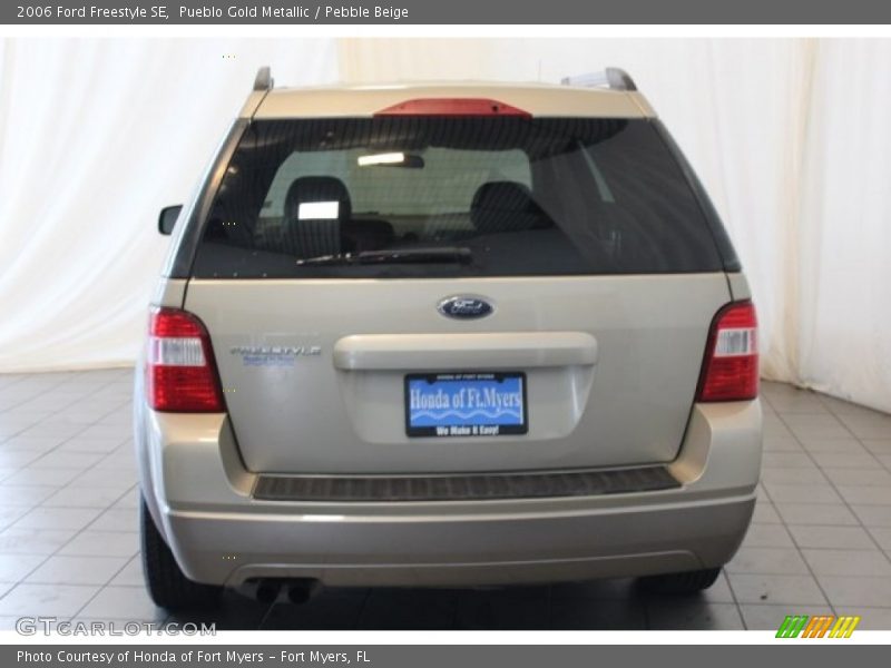 Pueblo Gold Metallic / Pebble Beige 2006 Ford Freestyle SE
