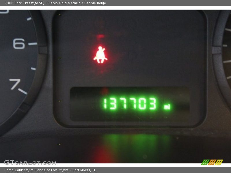 Pueblo Gold Metallic / Pebble Beige 2006 Ford Freestyle SE