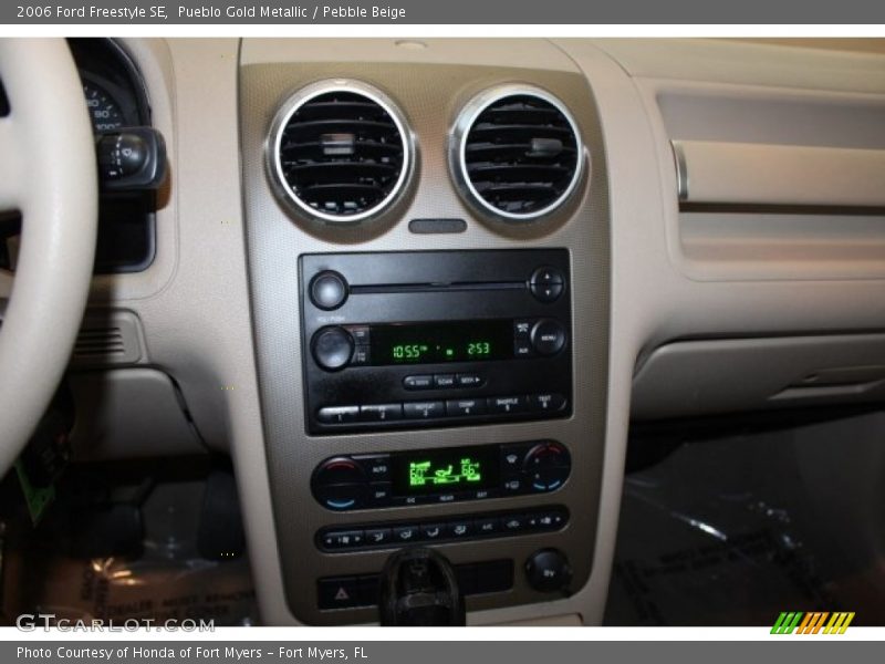 Pueblo Gold Metallic / Pebble Beige 2006 Ford Freestyle SE