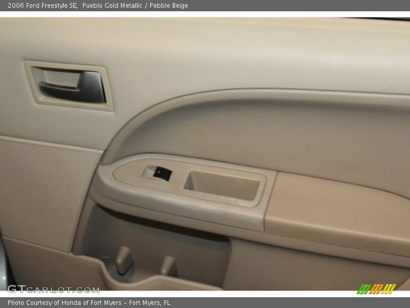 Pueblo Gold Metallic / Pebble Beige 2006 Ford Freestyle SE