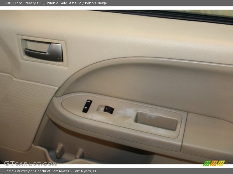 Pueblo Gold Metallic / Pebble Beige 2006 Ford Freestyle SE