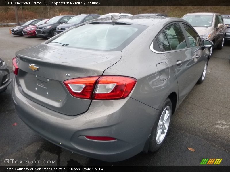 Pepperdust Metallic / Jet Black 2018 Chevrolet Cruze LT