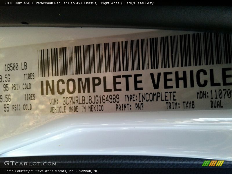 Bright White / Black/Diesel Gray 2018 Ram 4500 Tradesman Regular Cab 4x4 Chassis