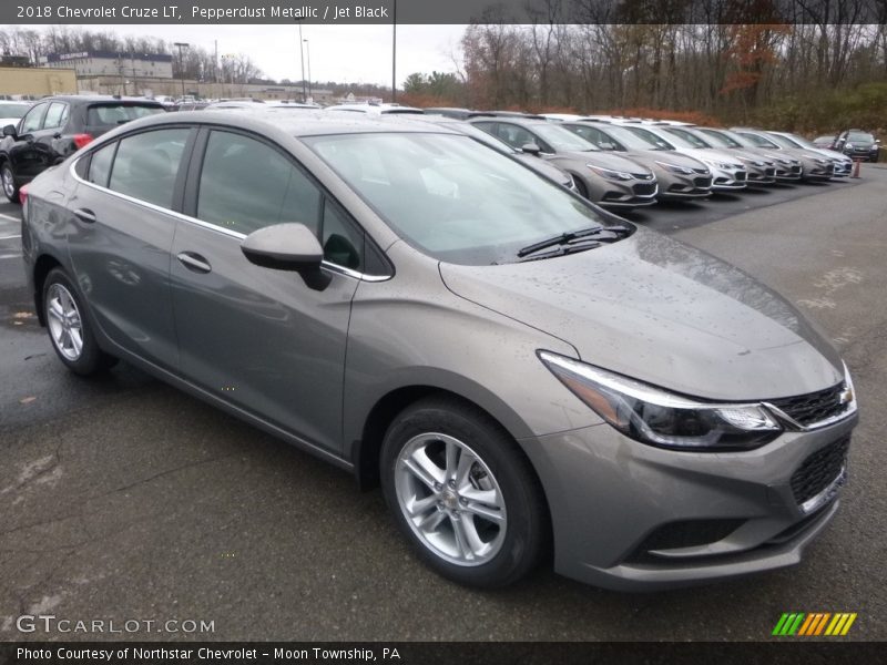 Pepperdust Metallic / Jet Black 2018 Chevrolet Cruze LT