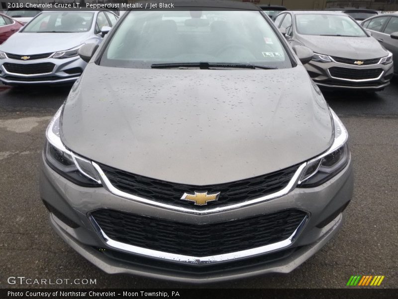 Pepperdust Metallic / Jet Black 2018 Chevrolet Cruze LT
