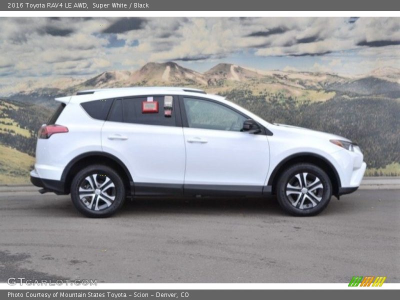 Super White / Black 2016 Toyota RAV4 LE AWD