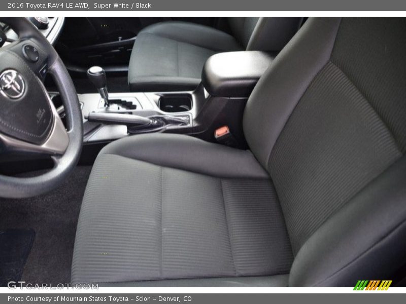Super White / Black 2016 Toyota RAV4 LE AWD