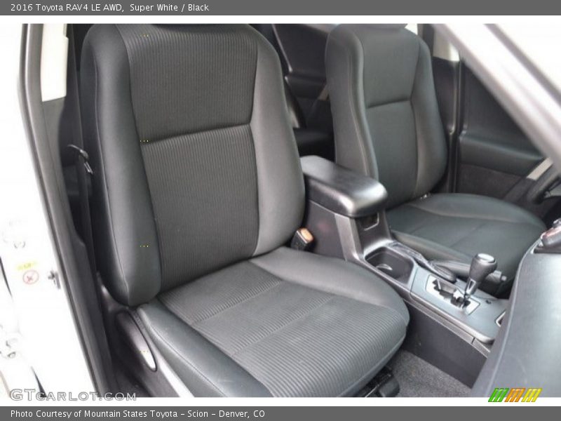 Super White / Black 2016 Toyota RAV4 LE AWD