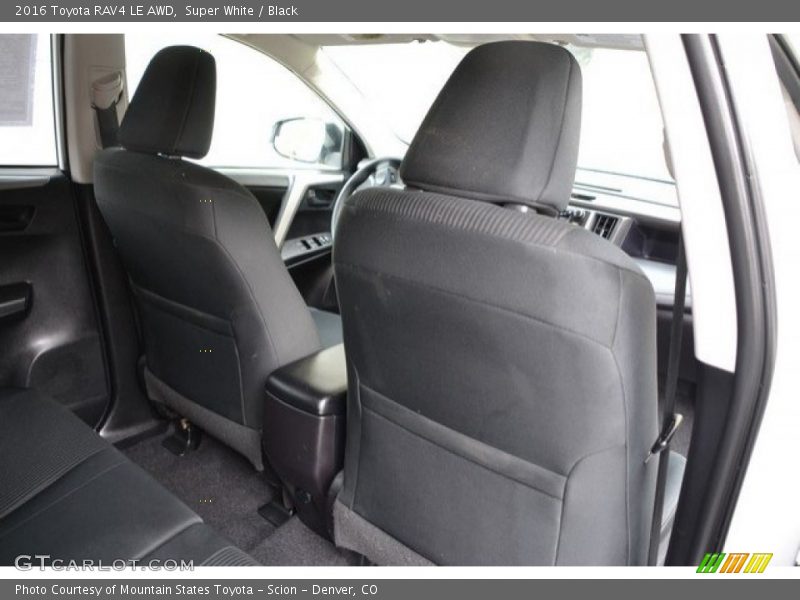 Super White / Black 2016 Toyota RAV4 LE AWD