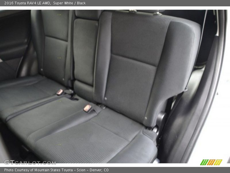 Super White / Black 2016 Toyota RAV4 LE AWD