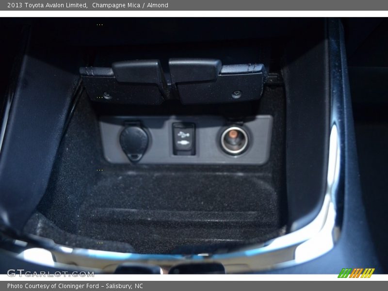Champagne Mica / Almond 2013 Toyota Avalon Limited