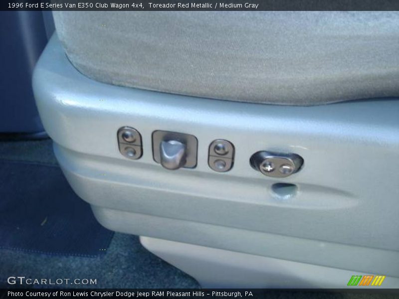 Toreador Red Metallic / Medium Gray 1996 Ford E Series Van E350 Club Wagon 4x4