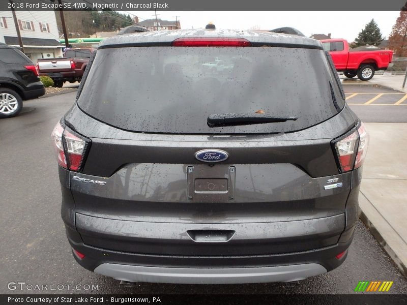 Magnetic / Charcoal Black 2018 Ford Escape SE 4WD