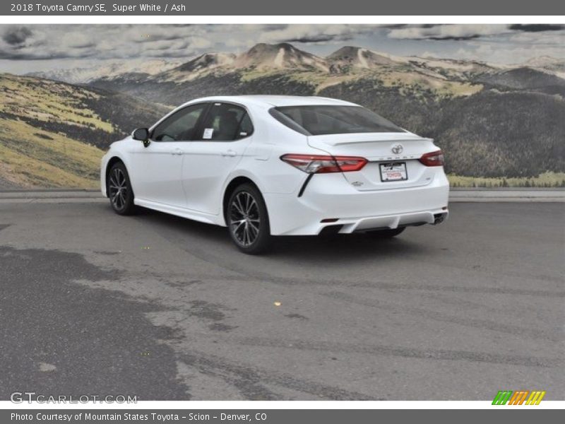 Super White / Ash 2018 Toyota Camry SE