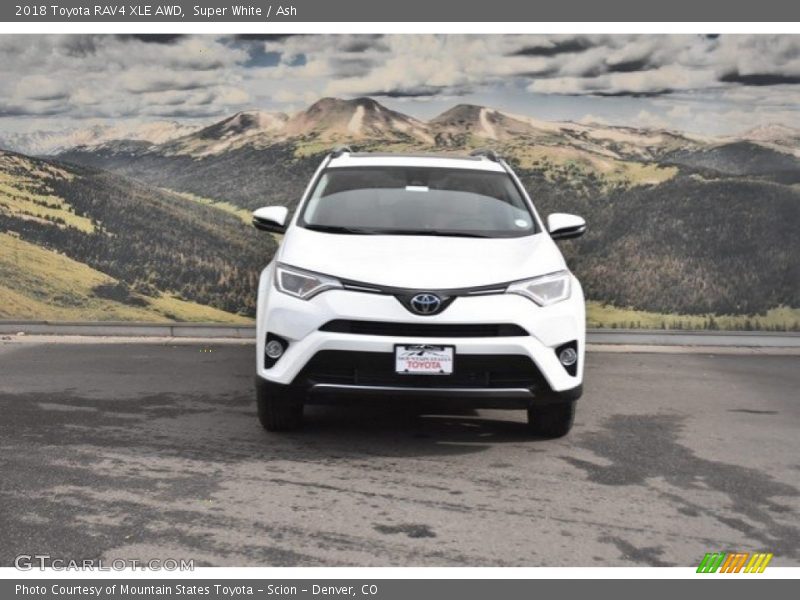Super White / Ash 2018 Toyota RAV4 XLE AWD
