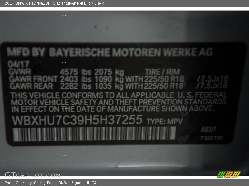 Glacier Silver Metallic / Black 2017 BMW X1 sDrive28i