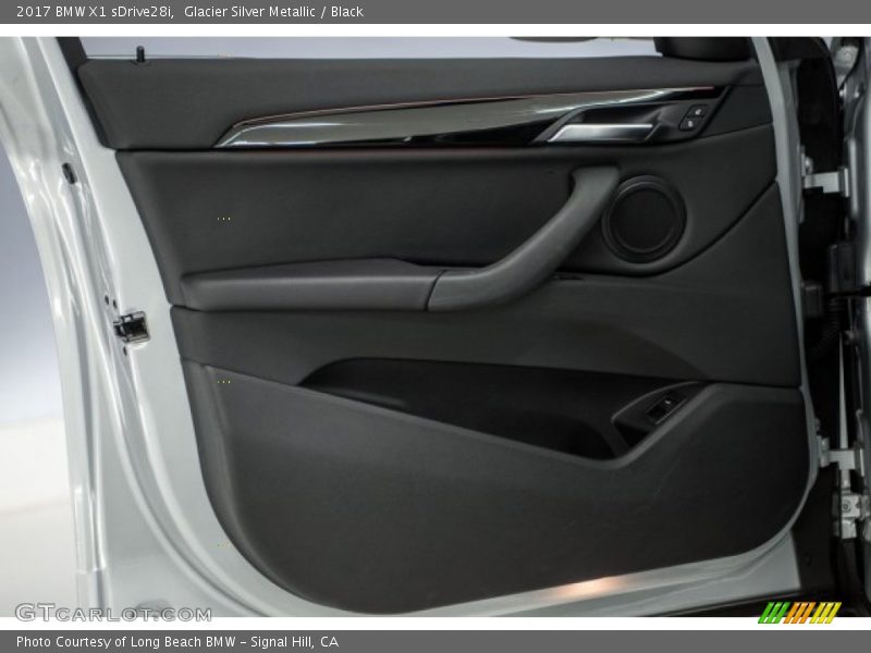 Glacier Silver Metallic / Black 2017 BMW X1 sDrive28i