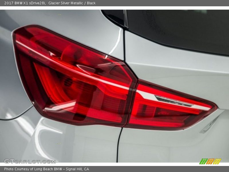 Glacier Silver Metallic / Black 2017 BMW X1 sDrive28i