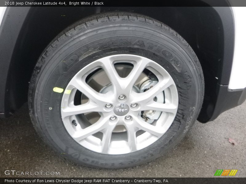 Bright White / Black 2018 Jeep Cherokee Latitude 4x4