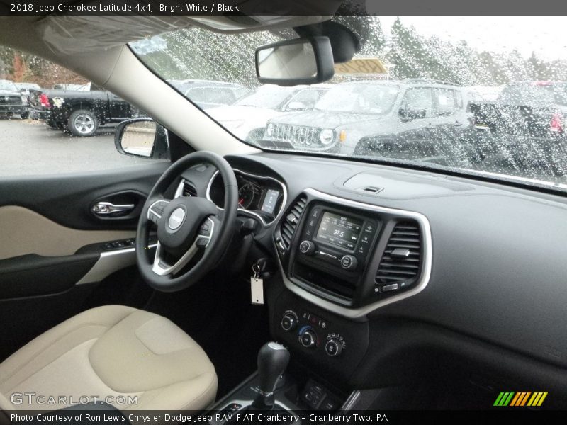 Bright White / Black 2018 Jeep Cherokee Latitude 4x4