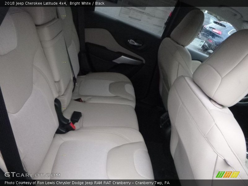Bright White / Black 2018 Jeep Cherokee Latitude 4x4